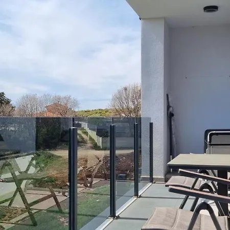 Apartament With Sea View *