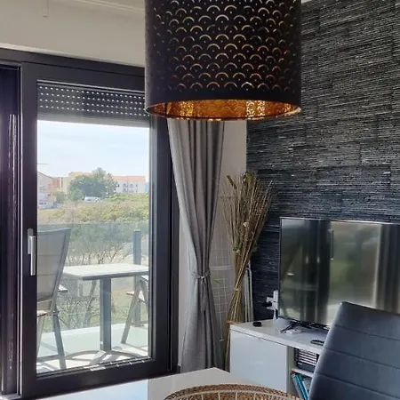 Apartment With Sea View *